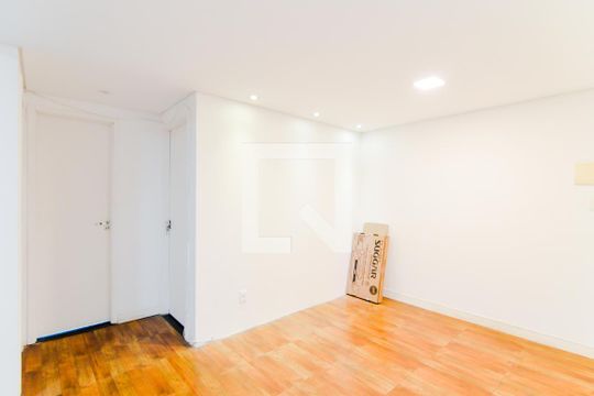 Sala de apartamento para alugar com 2 quartos, 48m² em Jardim Ansalca, Guarulhos