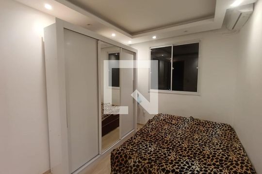 Quarto 1 de apartamento para alugar com 2 quartos, 55m² em Luz, Nova Iguaçu
