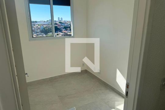 Quarto de apartamento para alugar com 2 quartos, 39m² em Jardim Maringa, São Paulo