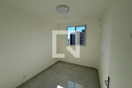 Quarto de apartamento para alugar com 2 quartos, 39m² em Jardim Maringa, São Paulo