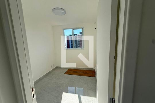 Quarto de apartamento para alugar com 2 quartos, 39m² em Jardim Maringa, São Paulo