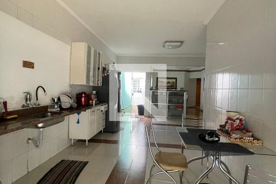 Casa à venda com 3 quartos, 360m² em Jardim Melina I, Campinas