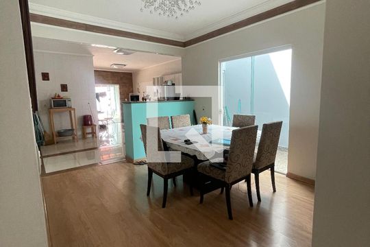Casa à venda com 3 quartos, 360m² em Jardim Melina I, Campinas