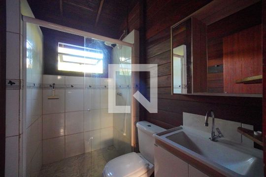 Banheiro de casa para alugar com 2 quartos, 390m² em Rio Tavares, Florianópolis