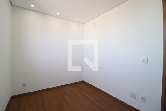 Quarto 1 de apartamento para alugar com 2 quartos, 49m² em Martins, Uberlândia