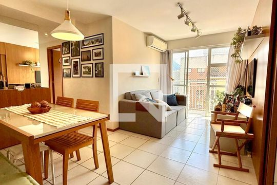 Sala de apartamento para alugar com 3 quartos, 79m² em Imperial de São Cristóvão, Rio de Janeiro