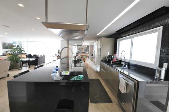 Cozinha de casa de condomínio à venda com 4 quartos, 515m² em Tucuruvi, São Paulo