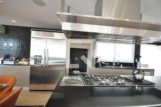 Cozinha de casa de condomínio à venda com 4 quartos, 515m² em Tucuruvi, São Paulo