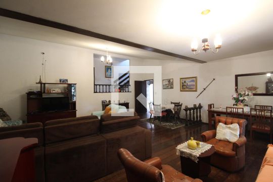 Sala de casa de condomínio para alugar com 4 quartos, 376m² em Anil, Rio de Janeiro