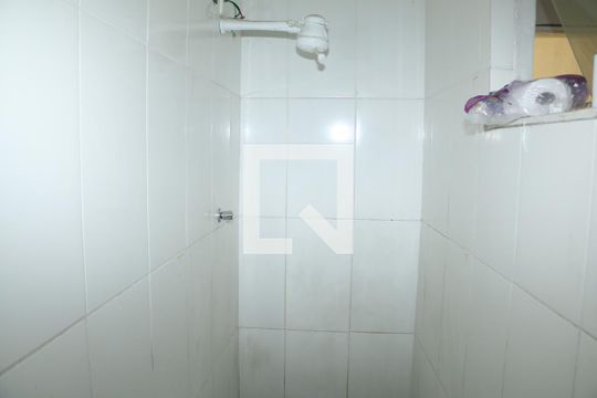 Banheiro de apartamento para alugar com 1 quarto, 40m² em Kennedy, Nova Iguaçu