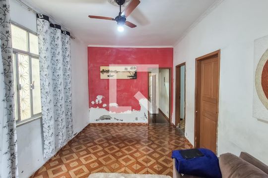 Sala de casa à venda com 3 quartos, 200m² em Irajá, Rio de Janeiro