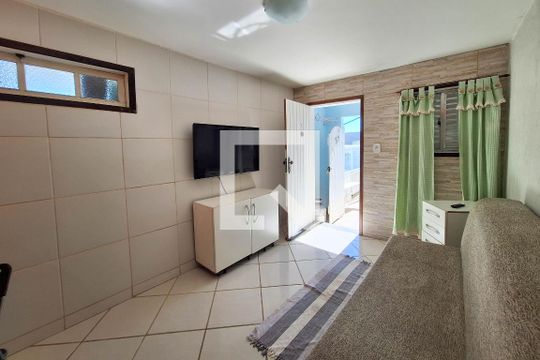 Sala de kitnet/studio para alugar com 1 quarto, 60m² em Itaipu, Niterói