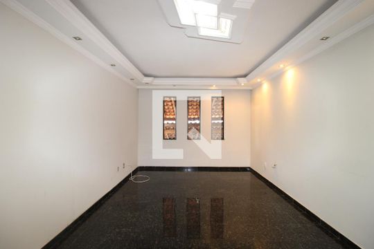 Sala de casa para alugar com 3 quartos, 239m² em Parque Savoy City, São Paulo