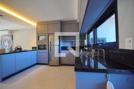 Cozinha de casa para alugar com 3 quartos, 140m² em Lagoa da Conceição, Florianópolis