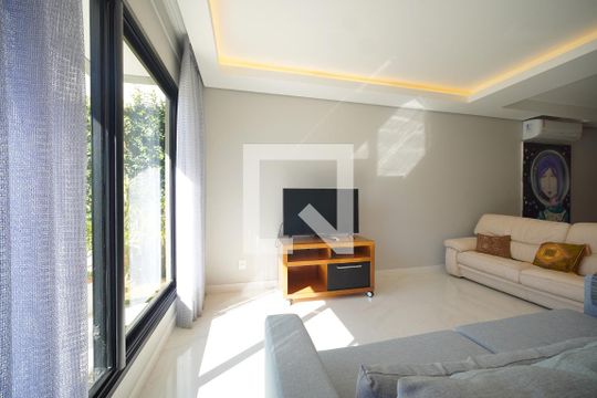 Sala de casa para alugar com 3 quartos, 140m² em Lagoa da Conceição, Florianópolis