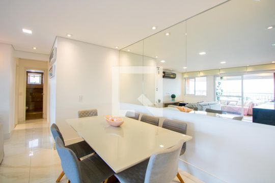 Sala de apartamento à venda com 2 quartos, 90m² em Vila Apiai, Santo André