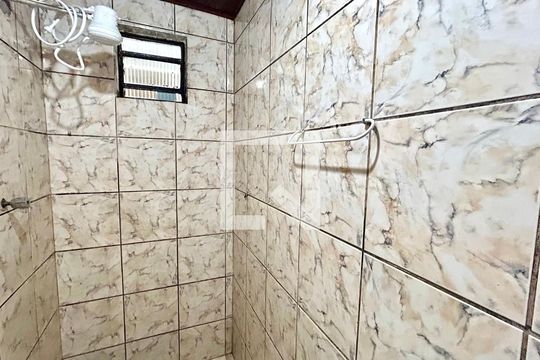 Banheiro de casa para alugar com 1 quarto, 80m² em Parque Jurema, Guarulhos