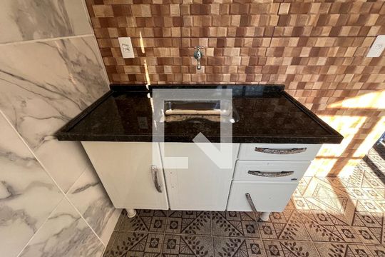 Sala/Cozinha de apartamento para alugar com 1 quarto, 30m² em Centro, Duque de Caxias