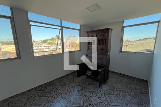 Sala/Cozinha de apartamento para alugar com 1 quarto, 30m² em Centro, Duque de Caxias