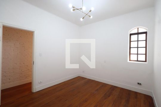 Quarto 1 de casa para alugar com 2 quartos, 180m² em Penha de França, São Paulo