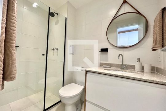 Banheiro de kitnet/studio para alugar com 1 quarto, 24m² em Vila Mascote, São Paulo
