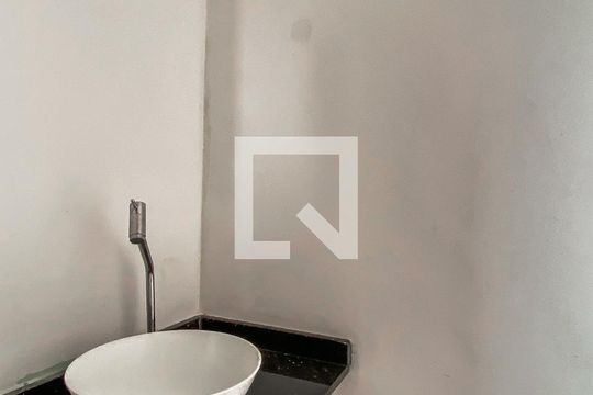 Banheiro  de apartamento para alugar com 1 quarto, 30m² em Jardim Coimbra, São Paulo