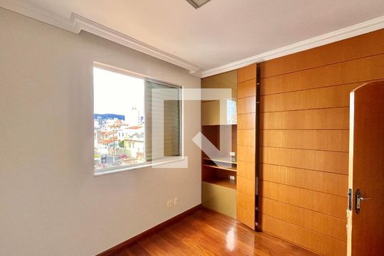 Apartamento à venda com 4 quartos, 125m² em Floresta, Belo Horizonte