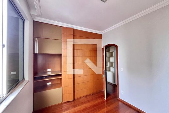 Apartamento à venda com 4 quartos, 125m² em Floresta, Belo Horizonte