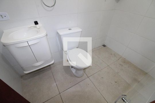 Banheiro de kitnet/studio para alugar com 1 quarto, 50m² em Vila Tesouro, São José dos Campos