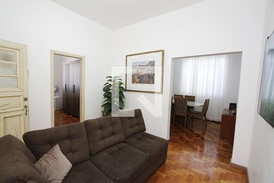 Sala de casa à venda com 4 quartos, 310m² em Carlos Prates, Belo Horizonte
