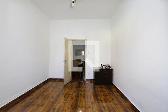Quarto 2 de casa à venda com 4 quartos, 310m² em Carlos Prates, Belo Horizonte