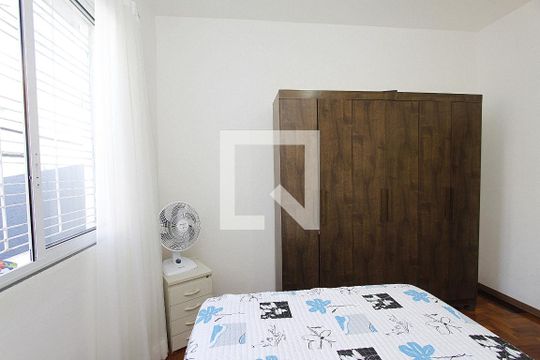 Quarto 1 de casa à venda com 4 quartos, 310m² em Carlos Prates, Belo Horizonte
