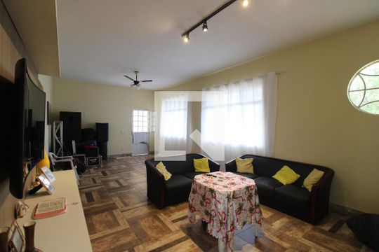Sala de casa à venda com 3 quartos, 210m² em Taquara, Rio de Janeiro