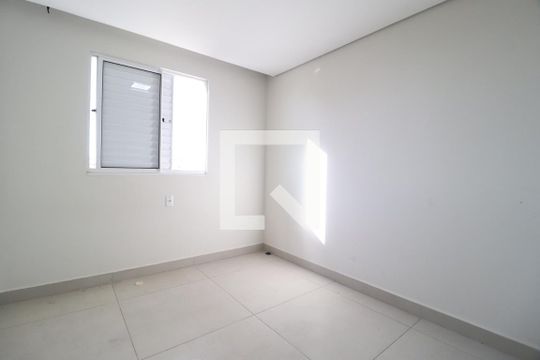 Quarto 1 de apartamento para alugar com 2 quartos, 55m² em Novo Mundo, Uberlândia