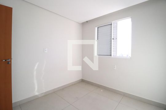 Quarto 1 de apartamento para alugar com 2 quartos, 55m² em Novo Mundo, Uberlândia
