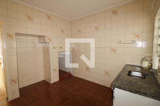Cozinha de casa para alugar com 2 quartos, 130m² em Vila Dinorah, São Paulo