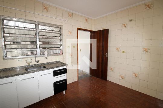 Cozinha de casa para alugar com 2 quartos, 130m² em Vila Dinorah, São Paulo