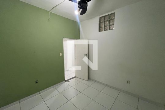Quarto 1 de casa para alugar com 2 quartos, 50m² em Ilha do Governador, Rio de Janeiro