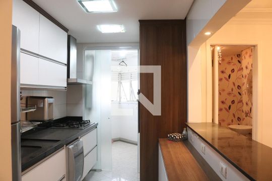Cozinha de apartamento para alugar com 3 quartos, 98m² em Pompeia, São Paulo