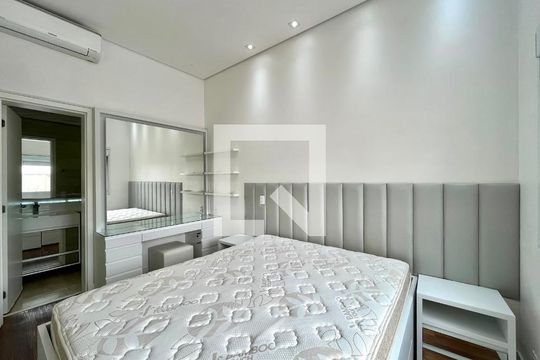 Suíte de apartamento à venda com 2 quartos, 217m² em Fazenda Santa Cândida, Campinas