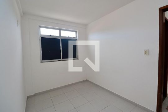 Quarto 1 de apartamento para alugar com 2 quartos, 40m² em Itapuã, Salvador