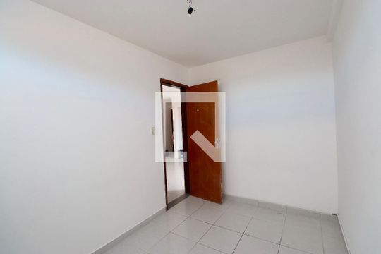 Quarto 1 de apartamento para alugar com 2 quartos, 40m² em Itapuã, Salvador