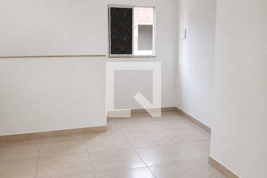 Sala de casa para alugar com 2 quartos, 70m² em Guaratiba, Rio de Janeiro