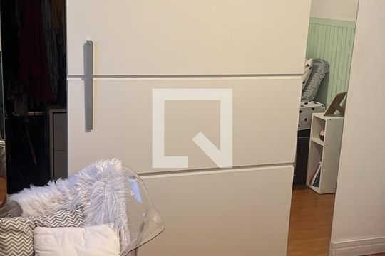 Quarto de apartamento para alugar com 2 quartos, 56m² em Jardim do Líbano, Barueri