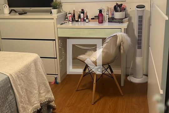 Quarto de apartamento para alugar com 2 quartos, 56m² em Jardim do Líbano, Barueri
