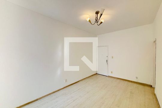Sala de apartamento para alugar com 2 quartos, 70m² em Botafogo, Rio de Janeiro