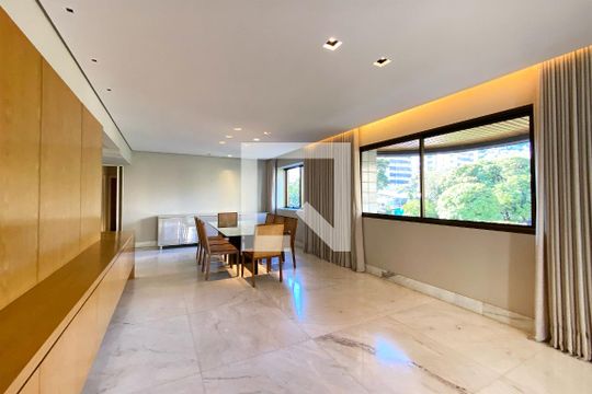 Sala de Jantar de apartamento para alugar com 3 quartos, 180m² em Serra, Belo Horizonte