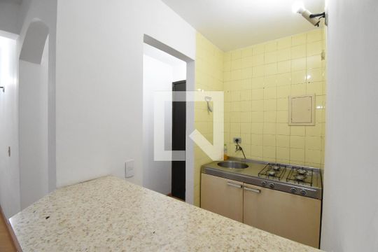 Sala/Cozinha de apartamento para alugar com 1 quarto, 32m² em Bigorrilho, Curitiba