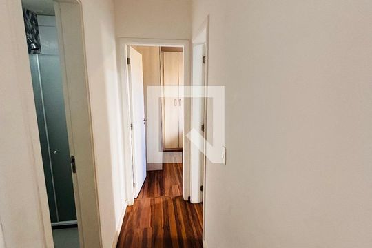 Corredor de apartamento para alugar com 2 quartos, 48m² em Novo Osasco, Osasco
