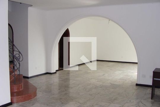 Sala de casa para alugar com 4 quartos, 472m² em Pacaembu, São Paulo